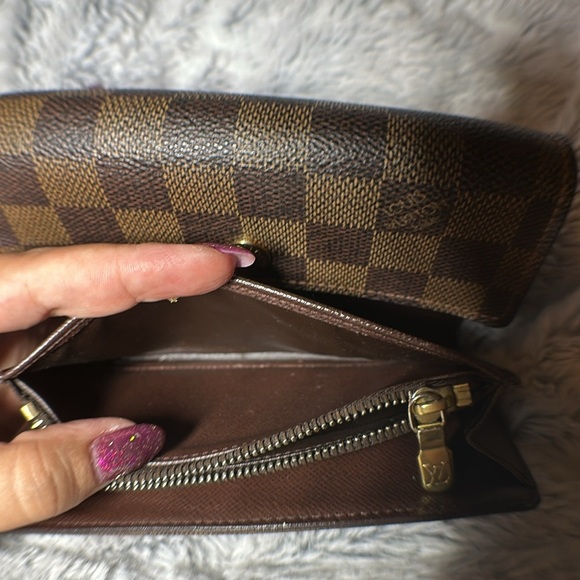 LOUIS VUITTON Portefeuille Alexandra Damier Ebene Tri-fold Wallet - Picture 8 of 17